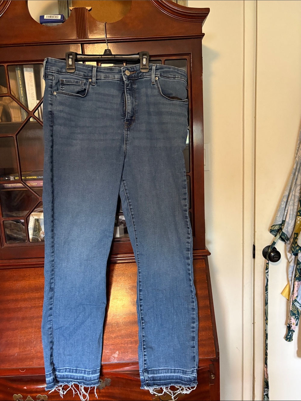 Denizen from Levi's Women's Ankle Cropped Blue Jeans